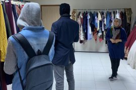 KMÜ de nÖğrencilere kıyafet yardımı