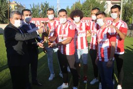 Karaman Belediye Spor Şampiyonluk Kupasını Aldı