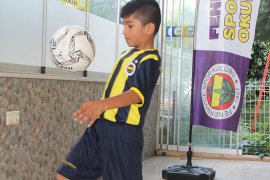(ÖZEL Haber) - Geleceğin futbol yıldızı Mersin'de yetişiyor