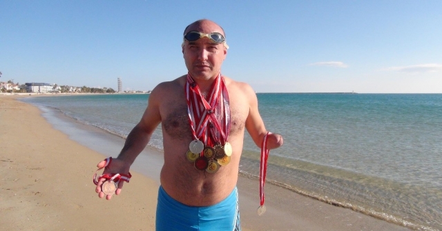 Engelli Genç Şampiyonaya Havuz Olmadığı İçin Denizde Hazırlanıyor