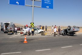 Otomobil kamyonete çarptı: 1 ölü, 4 yaralı