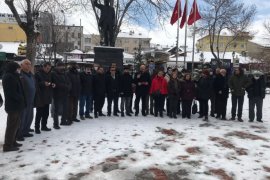 CHP Tıp Bayramı nedeniyle Atatürk Meydanında açıklama yaptı