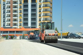 Elmaşehir Mahallesi’nde Yeni Açılan Yol Asfaltlandı