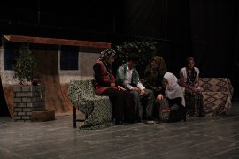 Gençler Arası Şiir Okuma Ve Tiyatro Yarışmaları Sona Erdi