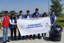Karaman’da Gönüllü Gençler Çevre Temizliği Yaptı