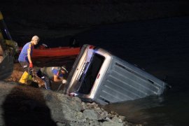 Karaman’da baraja düşen hafif ticari araçtan acı haber