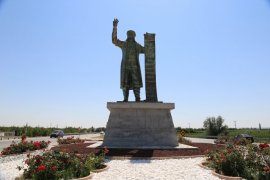Karaman’ı Simgeleyen Anıt Ve Figürler Şehri Süslüyor