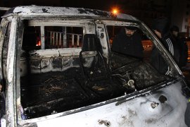 Karaman’da park halindeki kamyonet alev alev yandı