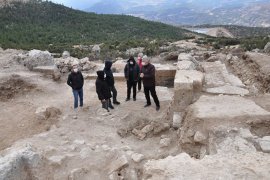 Başkan Zorlu Arkeologları Ziyaret Etti