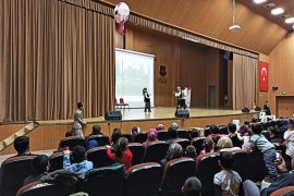 Belediyenin Tiyatro Etkinliğinde Çocuklar Doyasıya Eğlendi