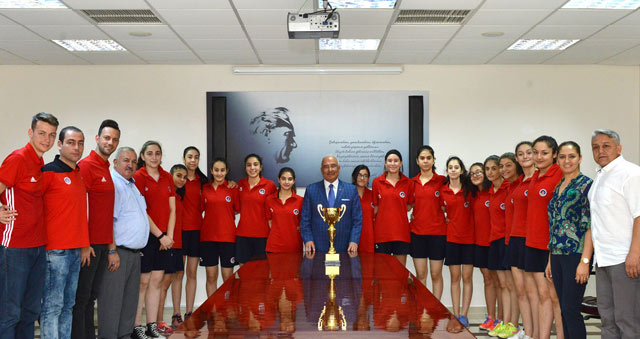 Genç basketbolcular başarılarını Başkan Kocamaz ile paylaştı