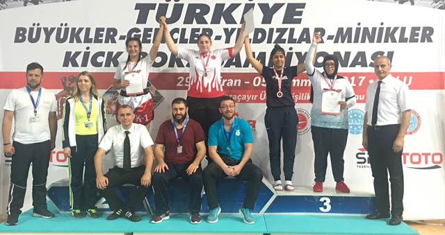 Aybüke Betül Aras, Kick Boks'ta Türkiye şampiyonu